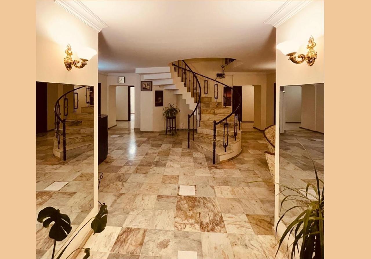 Hotel Grand Tiflis Exterior foto